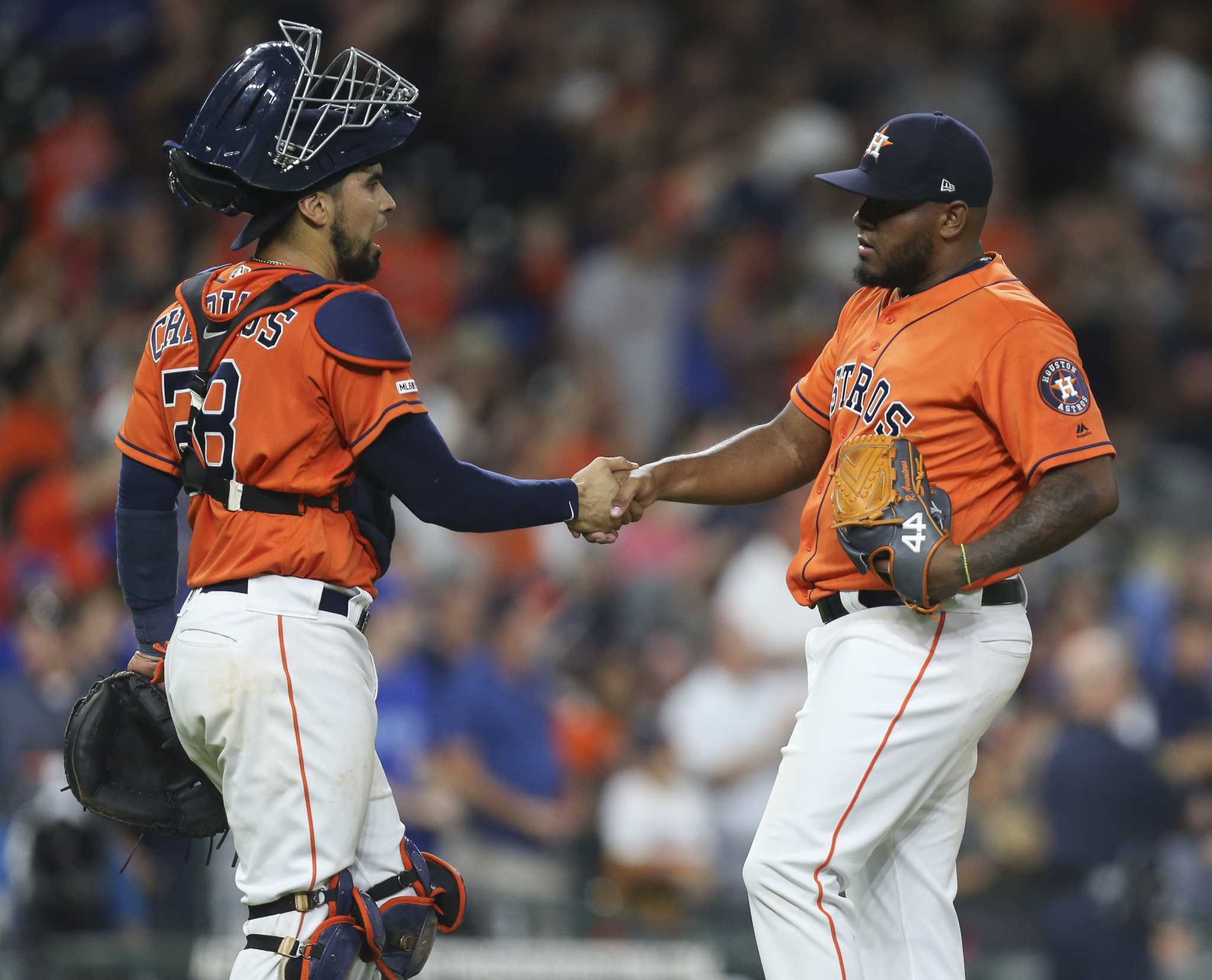 Astros' Jake Marisnick leaves game with 'knee discomfort