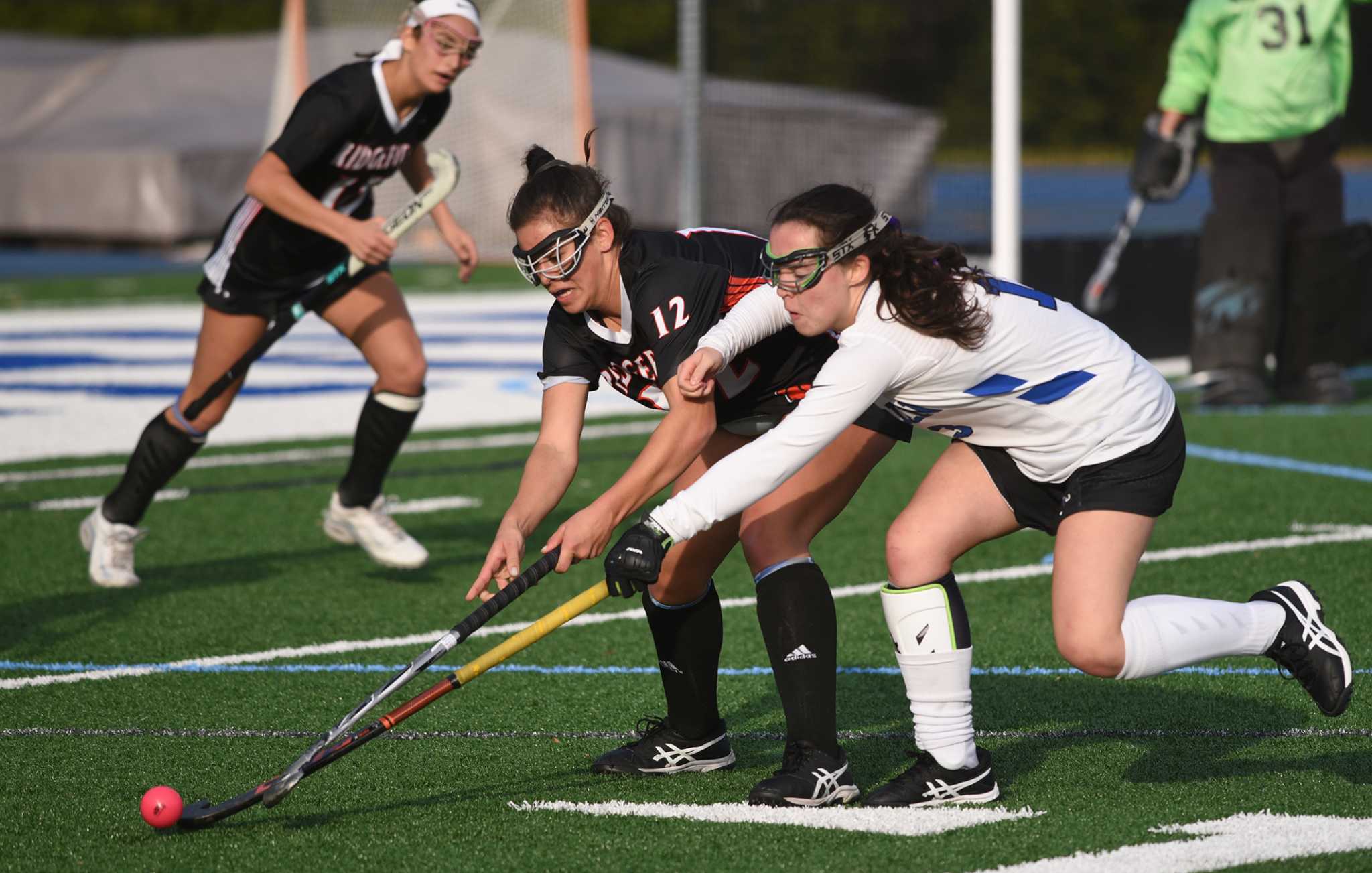 Ridgefield field hockey team falls to Darien in FCIAC playoffs