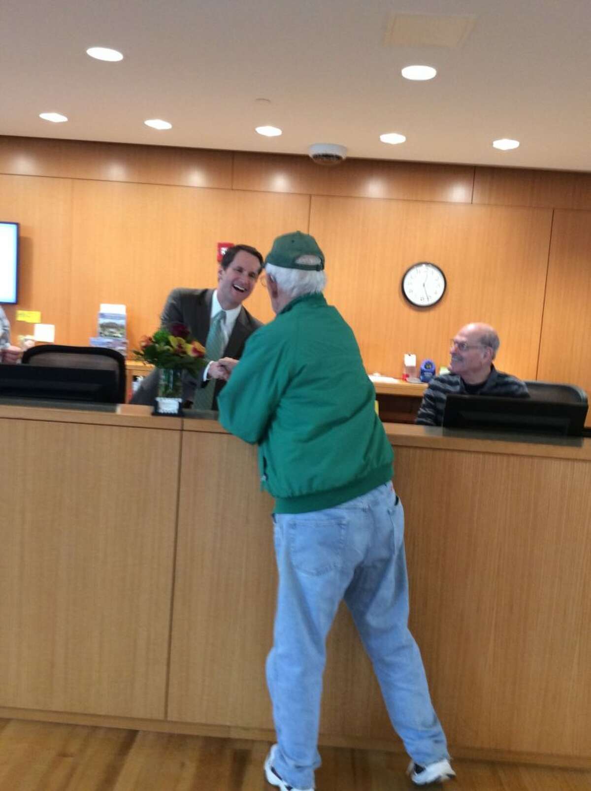 Congressman Jim Himes visited the Ridgefield Library on Wednesday, March 20, and spent some time working behind the Circulation desk, learning hands-on about the many ways the Library engages with and serves our community.