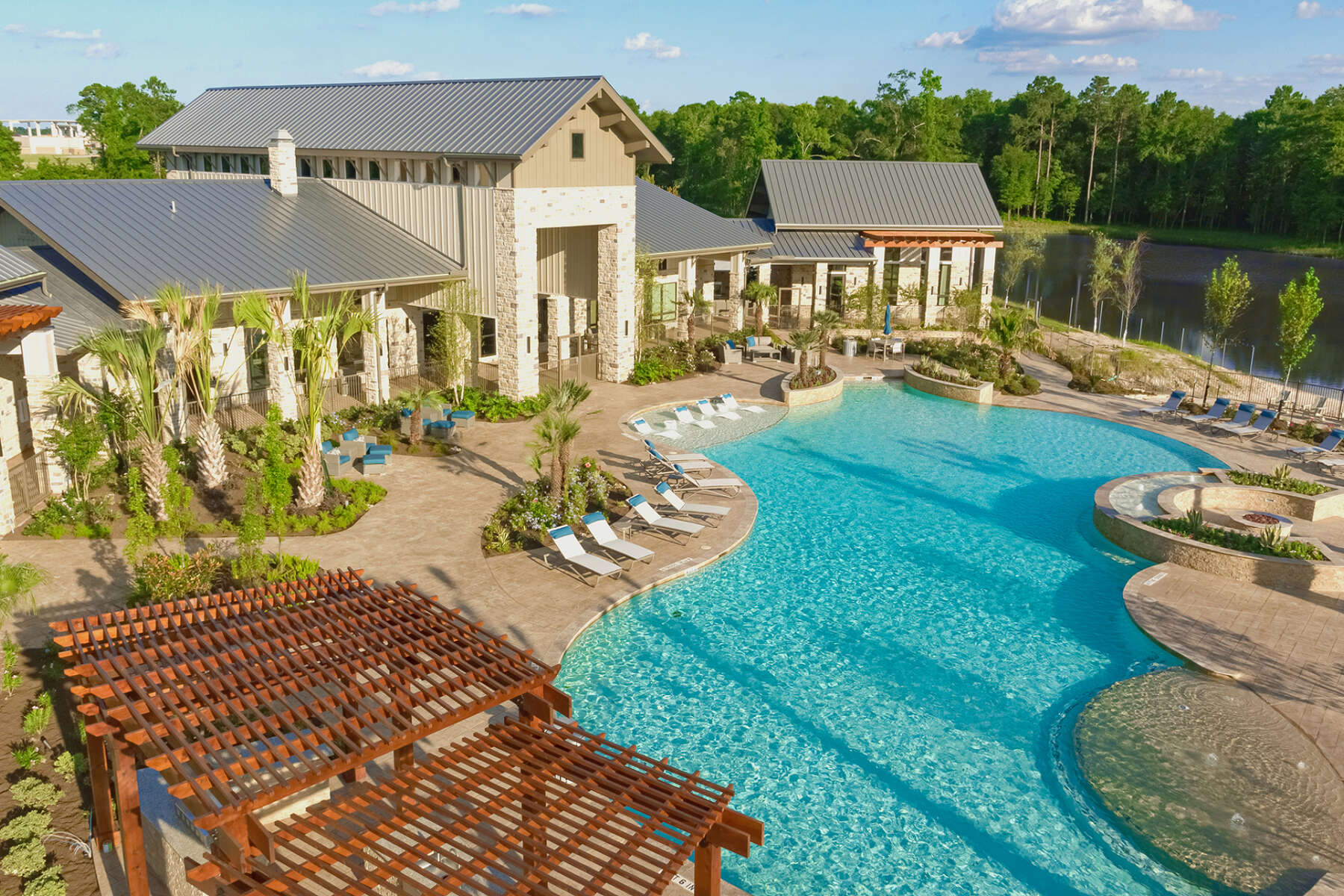 Valley Ranch Town Center Opens Lakeside Apartments