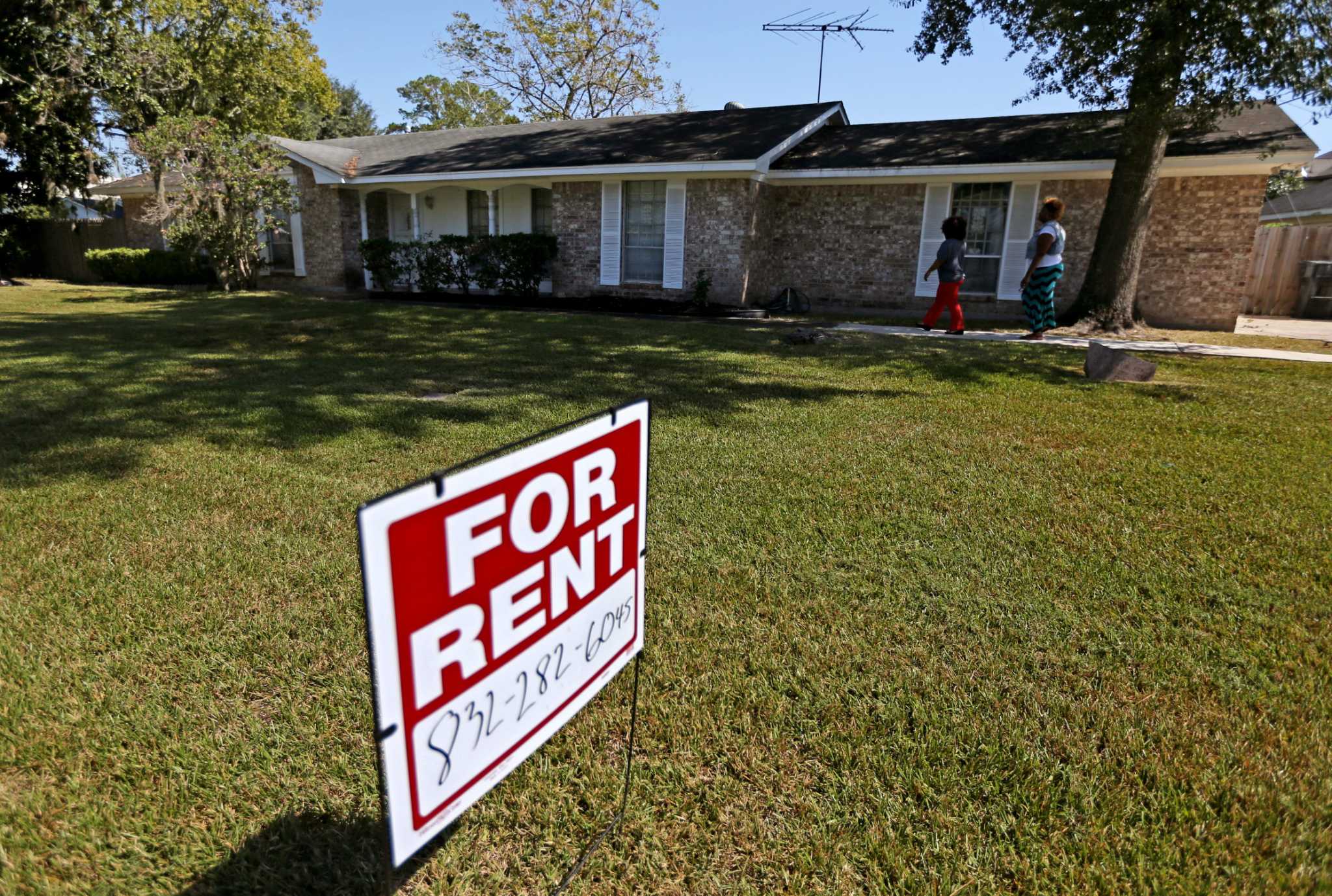 Making Minimum Wage You Ll Need To Work 112 Hours A Week In Houston For That 2br Apartment