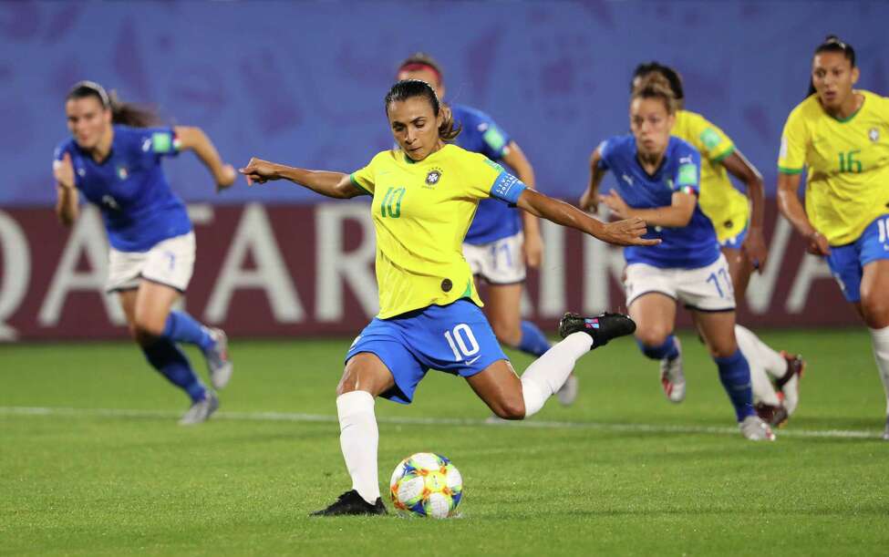 Marta nets record 17th Cup goal