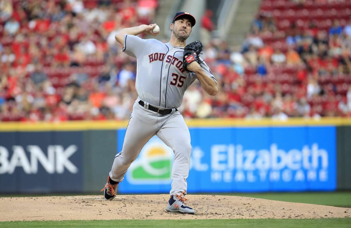 CINCINNATI, OHIO - JUNE 18: Justin Verlander #35 of the Houston Astros throws a pitch against the Cincinnati Reds at Great American Ball Park on June 18, 2019 in Cincinnati, Ohio. (Photo by Andy Lyons/Getty Images)