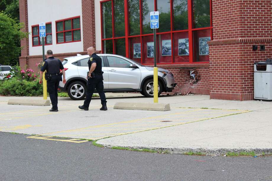 Car crash into a Norwalk CVS sends two to the hospital Connecticut Post