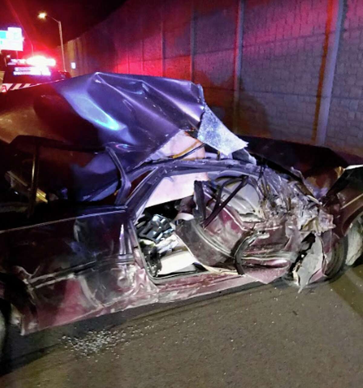 Early Saturday a.m. accident in Darien on I95 near exit 12 destroys car, but no life