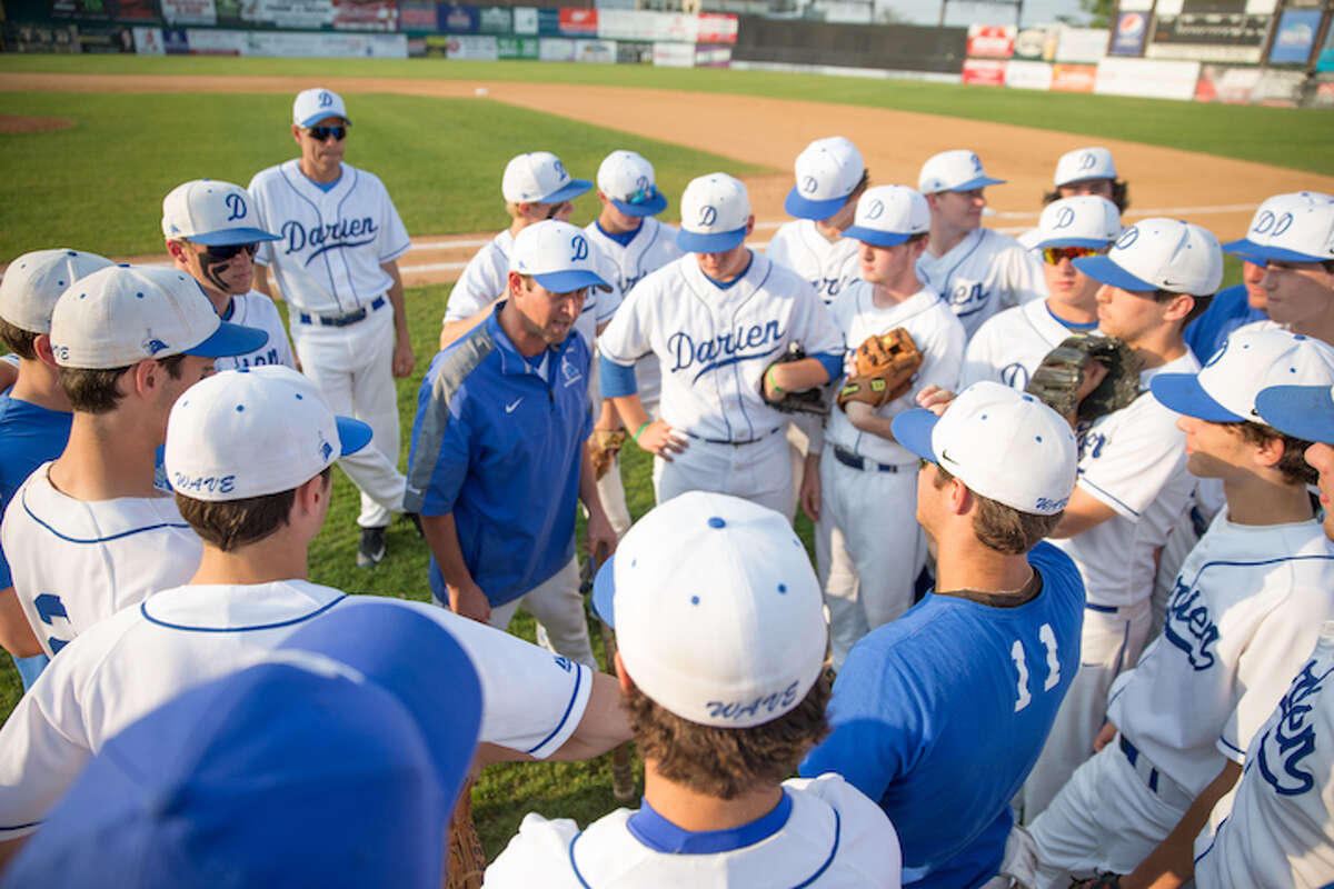PRE-HISTORY - Wave coach Mike Scott gathers the crew pregame at the 2016 FCIAC final. Courtesy Darien Athletic Foundation
