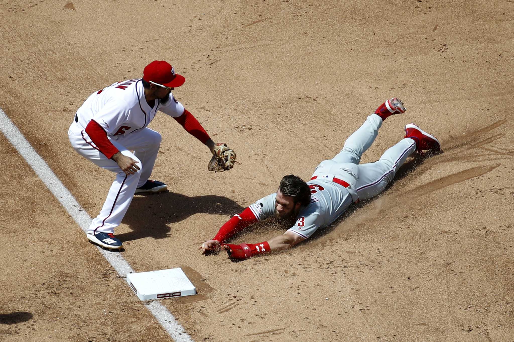 Max Scherzer strikes out 10 with broken nose in shutout win over Phillies