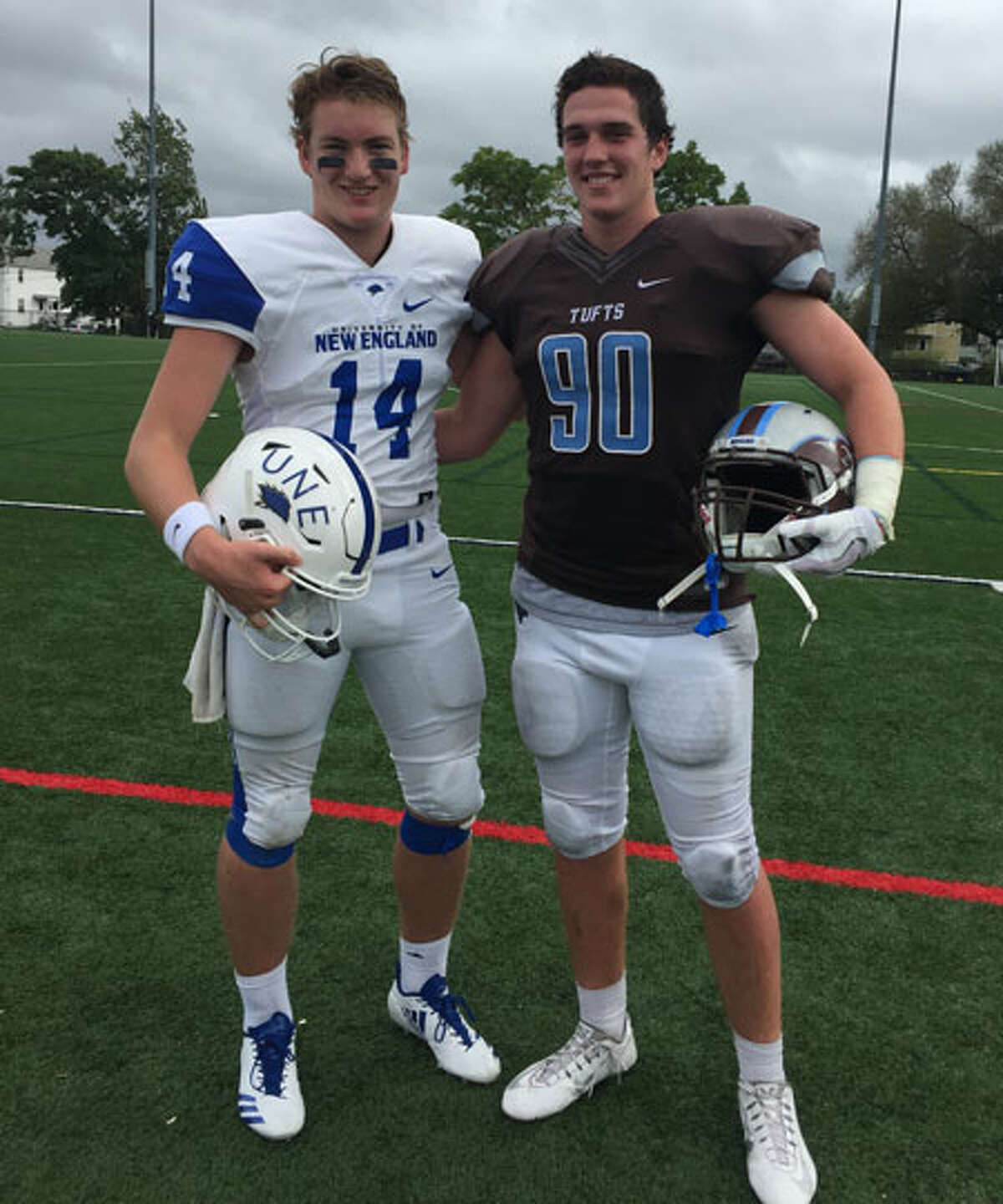 Brothers At Arms Former Wave Football Standouts Square Off As College Freshmen