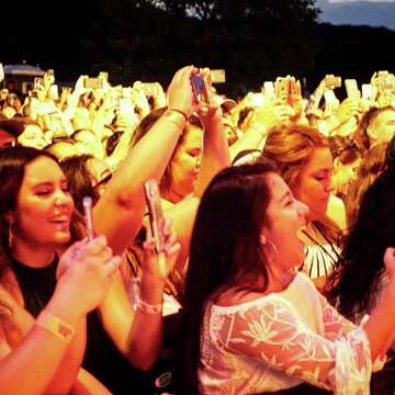 Y100 Follows Through On Tease With Surprise Country Act Luke Combs