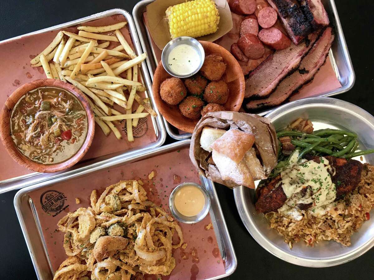 Review 225 Urban Smoke Blends Barbecue And Cajun Well In Northeast San Antonio
