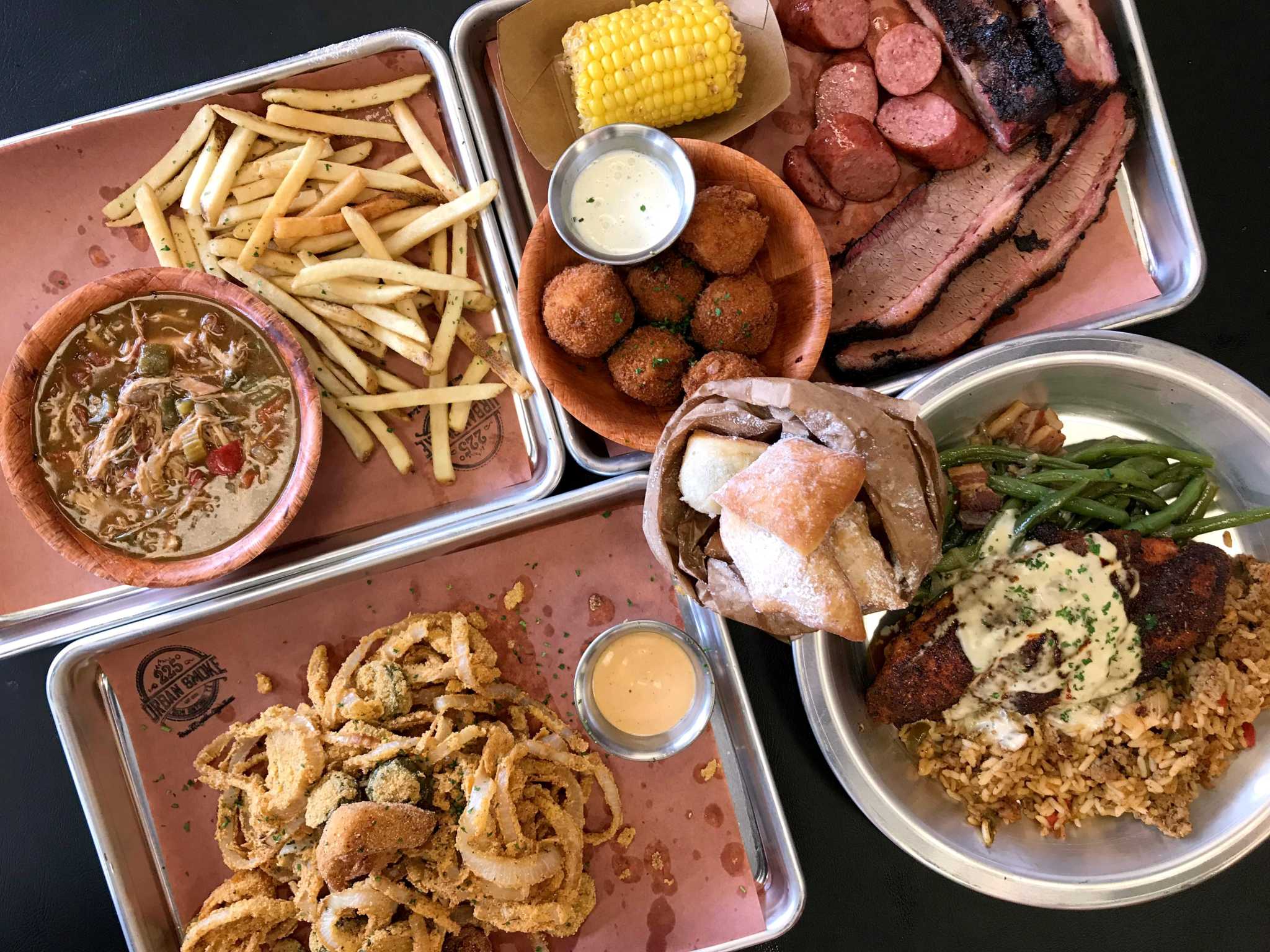 Review 225 Urban Smoke Blends Barbecue And Cajun Well In Northeast San Antonio