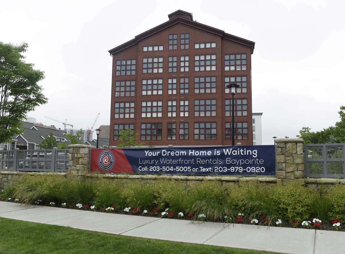 Stamford apartment complex sells for eight figures