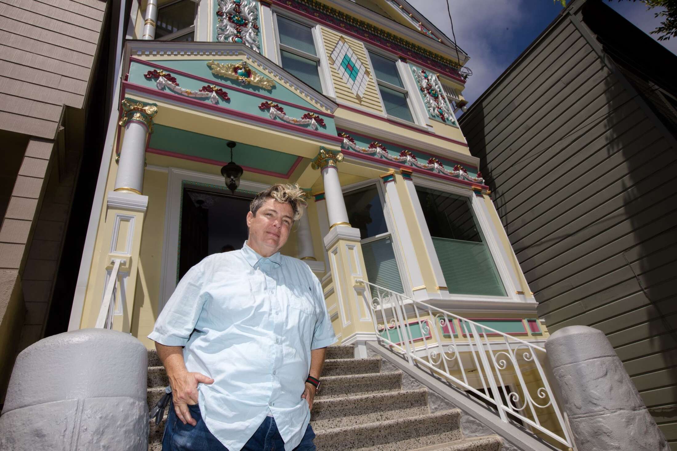 Meet the woman who has painted 400 of San Francisco's Victorians