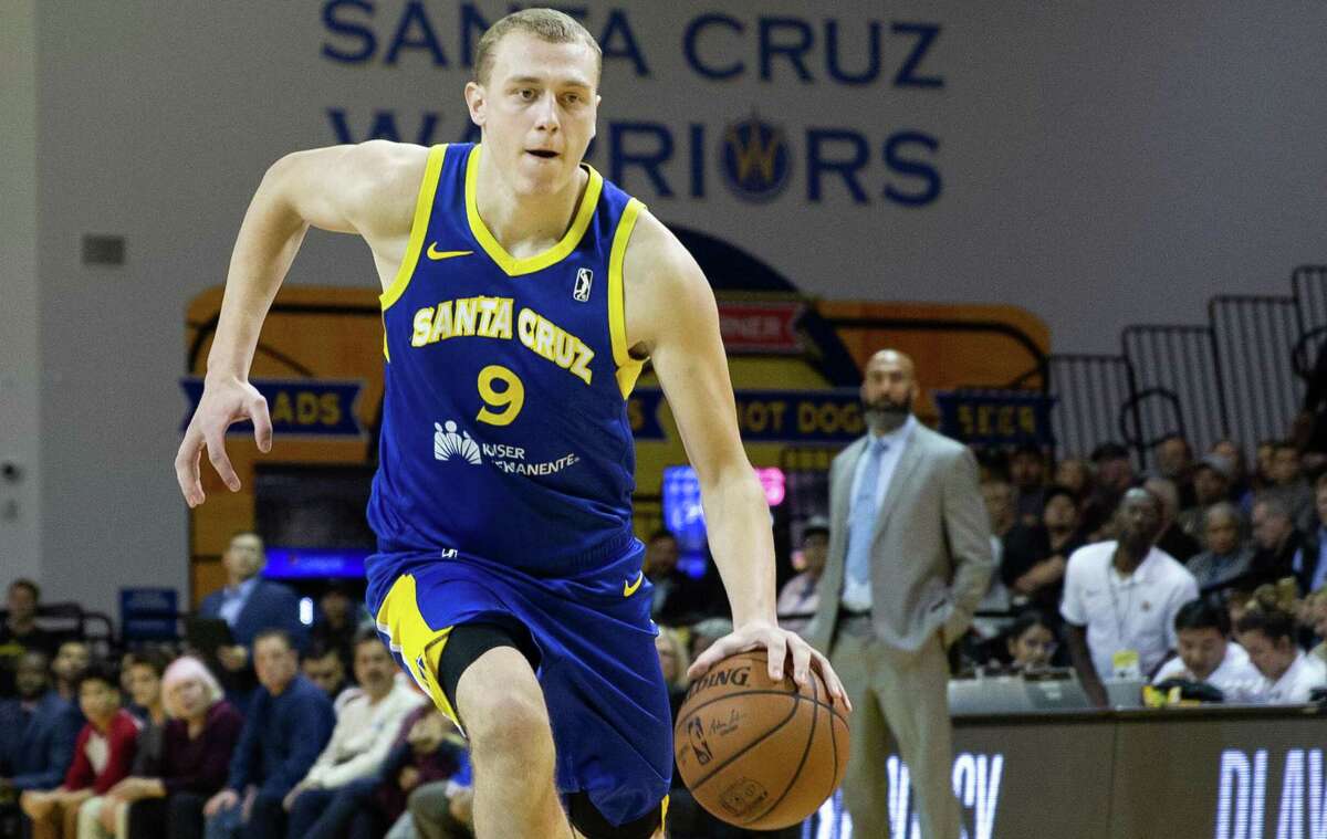 Alen Smailagic, 18, is emerging as an NBA draft prospect with the Santa Cruz Warriors.
