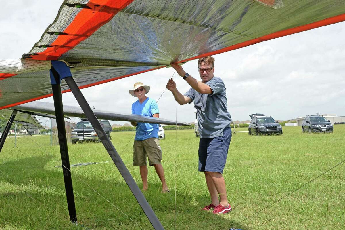 Houston hang glider pilot safely on the ground following crosscountry
