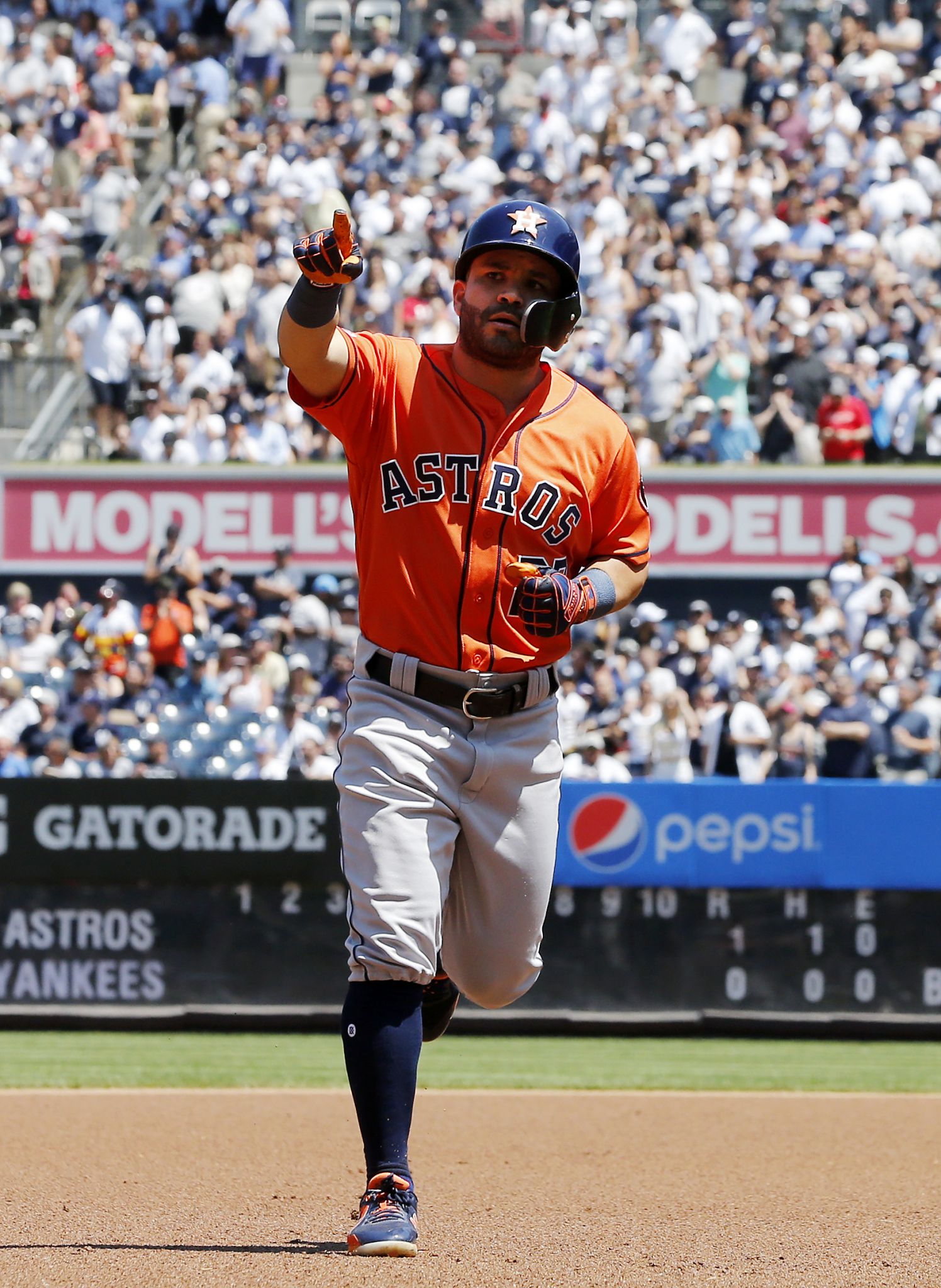 919 World Series Game 4 Chicago White Sox V Houston Astros Photos & High  Res Pictures - Getty Images