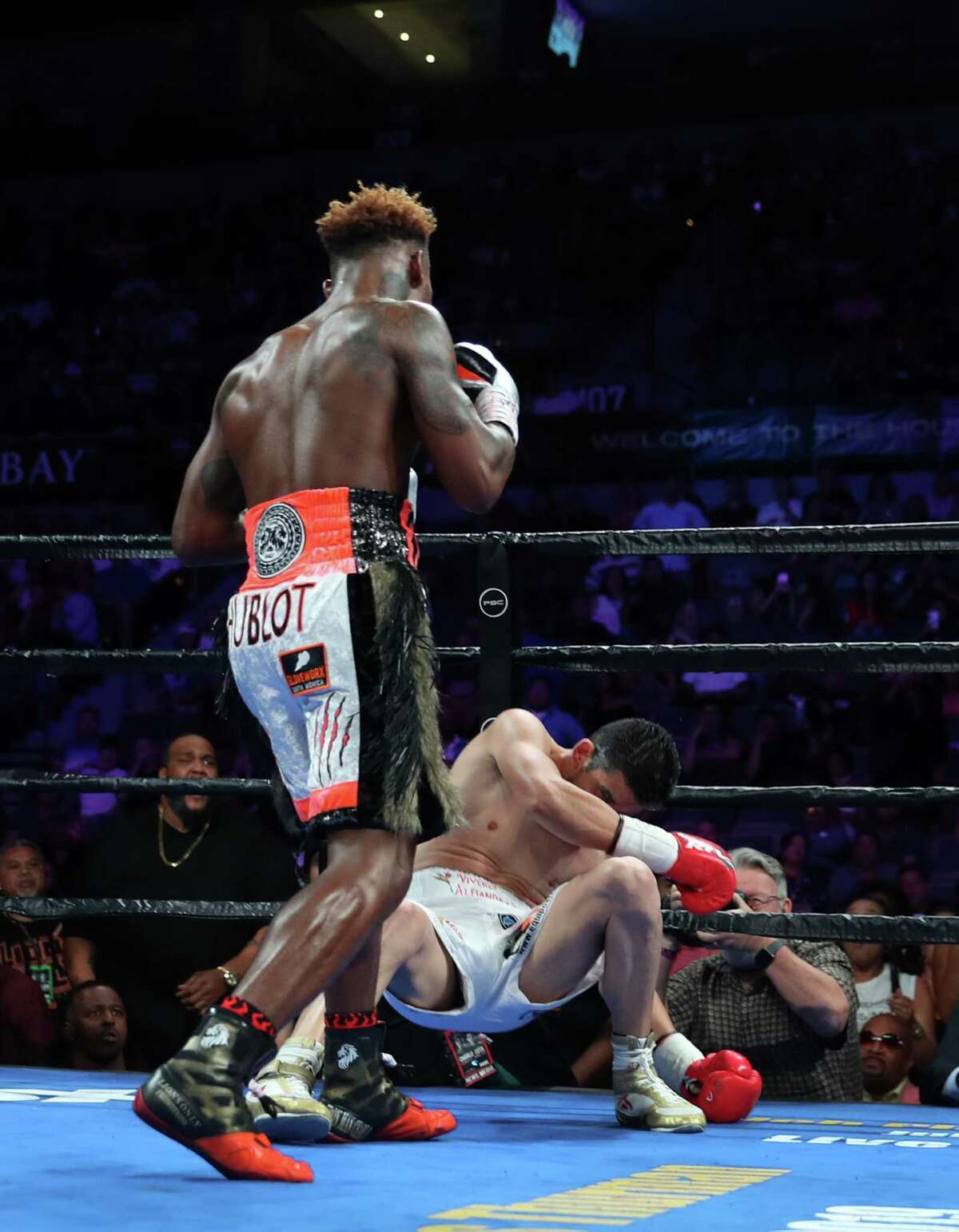 Jermell Charlo scores thunderous knockout win over Cota