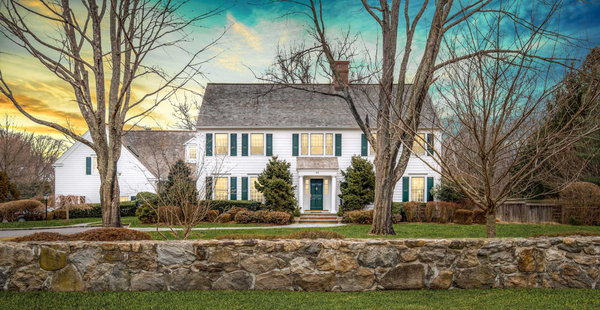 On the Market / Weston colonial embodies elegance
