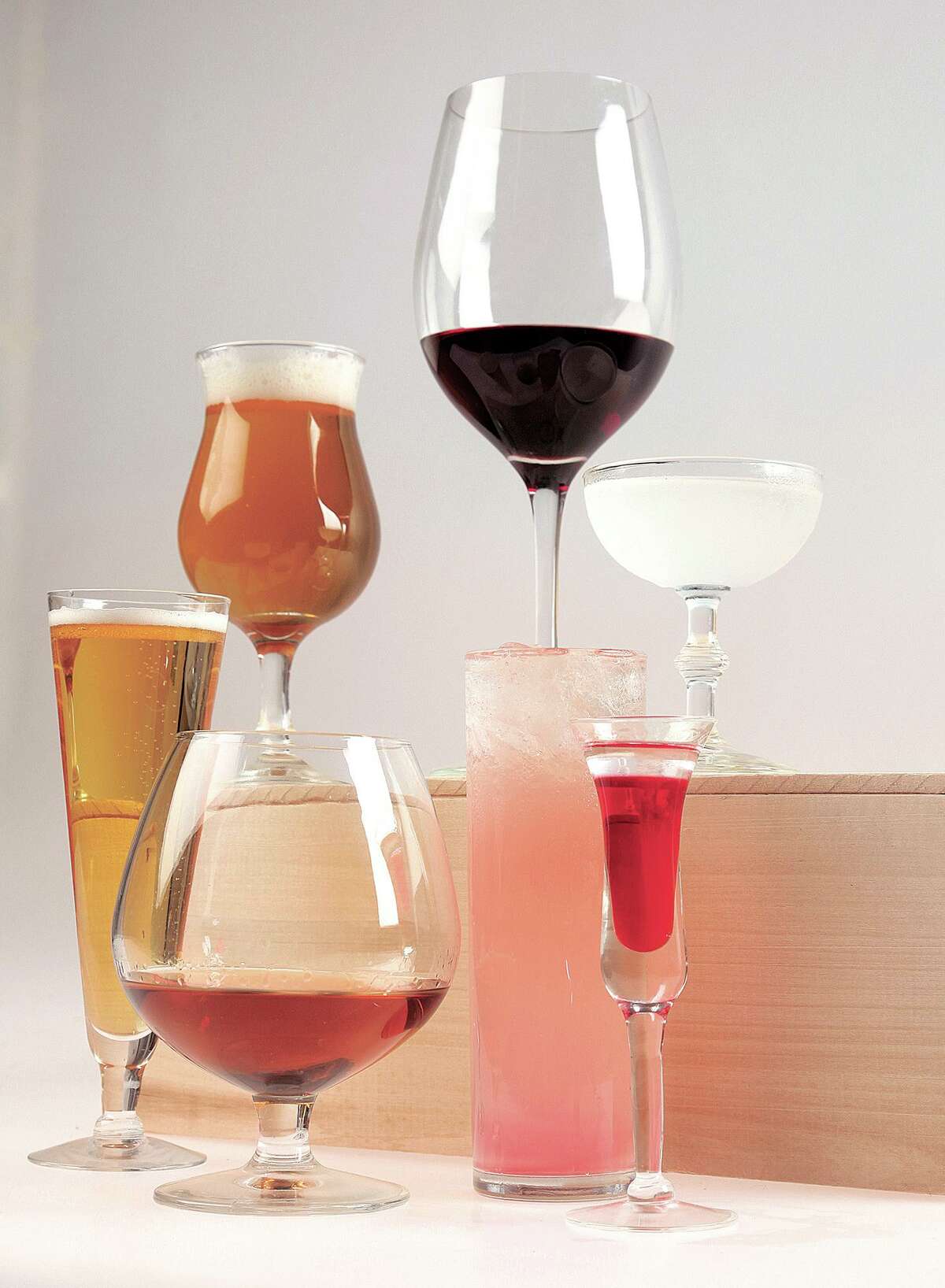 A single serving of wine is defined as 5 ounces. A serving of beer is 12 ounces. And for liquor, a serving is 1½ ounces.