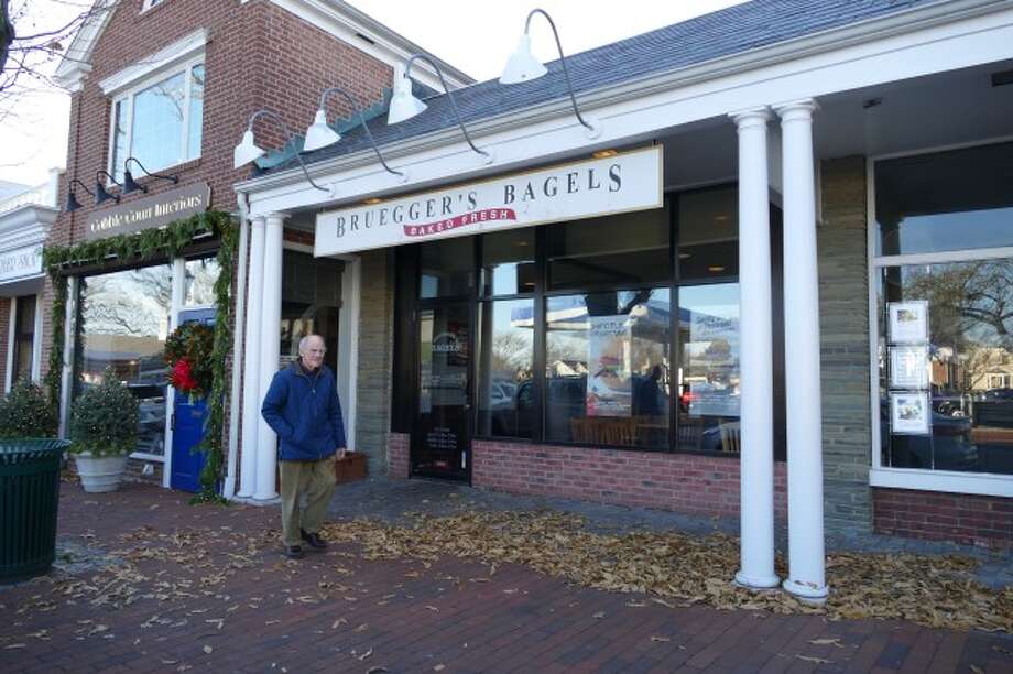 Bruegger's Bagels closed due to financial performance - New Canaan Advertiser