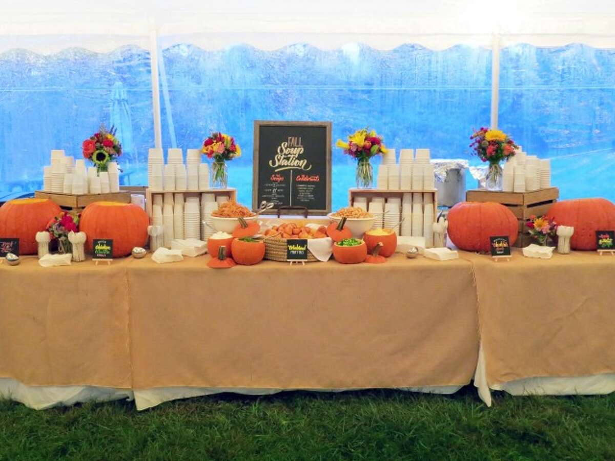 Slideshow of New Canaan's Memorial Day Parade and Ceremony