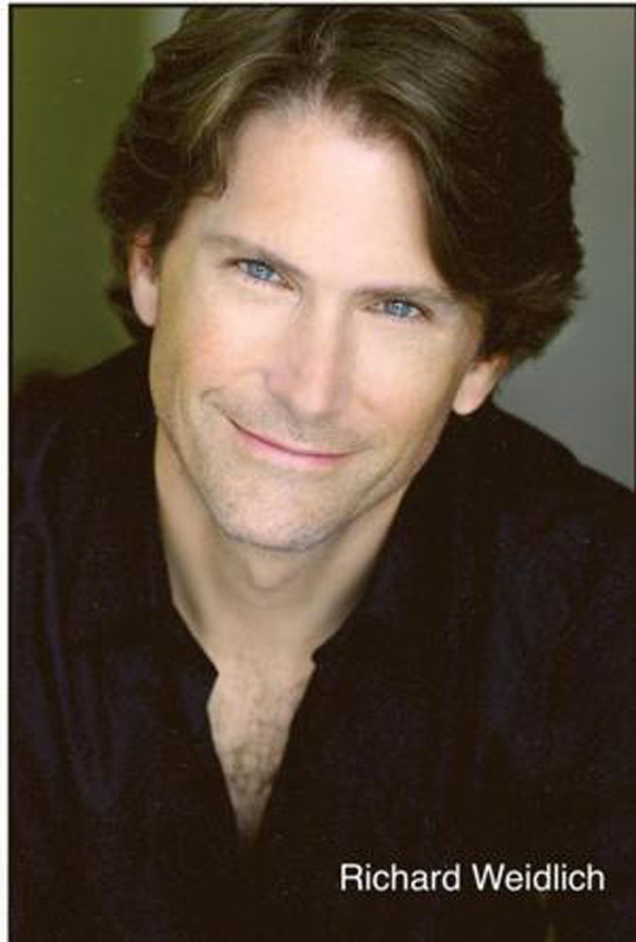 Richard Taglich Singer to perform, lead singalong in holiday classics