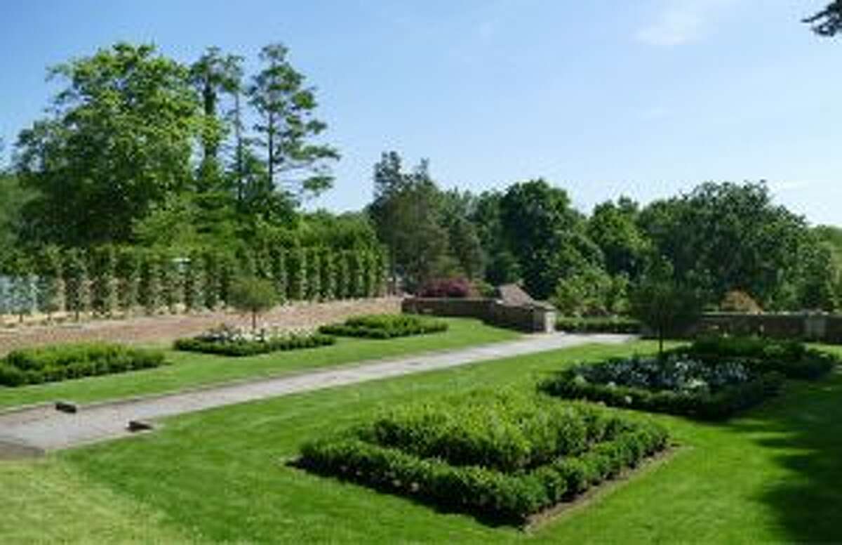 Waveny's new Parterre garden . — Grace Duffield photo