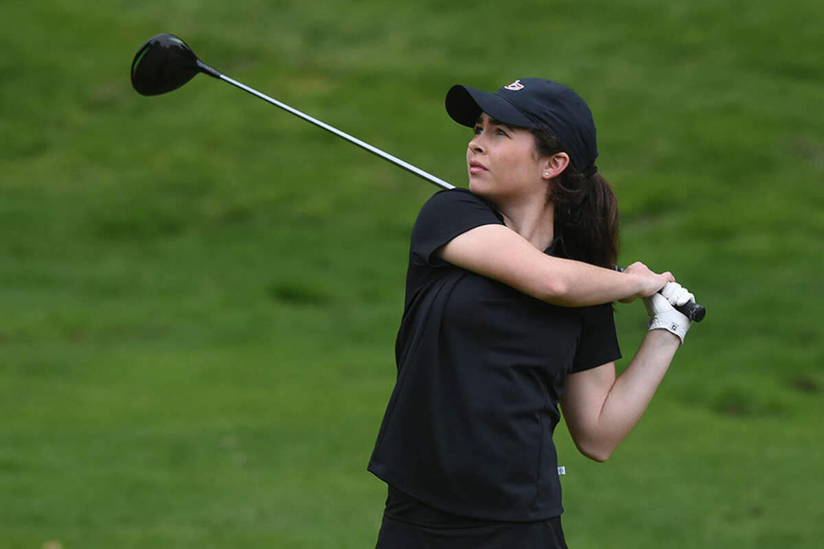 New Canaan’s Morgan Hibbert tees off on the 18th during the FCIAC girls golf championship at Fairchild Wheeler Golf Course in Fairfield on Thursday, May 30, 2019. — Dave Stewart/Hearst Connecticut Media