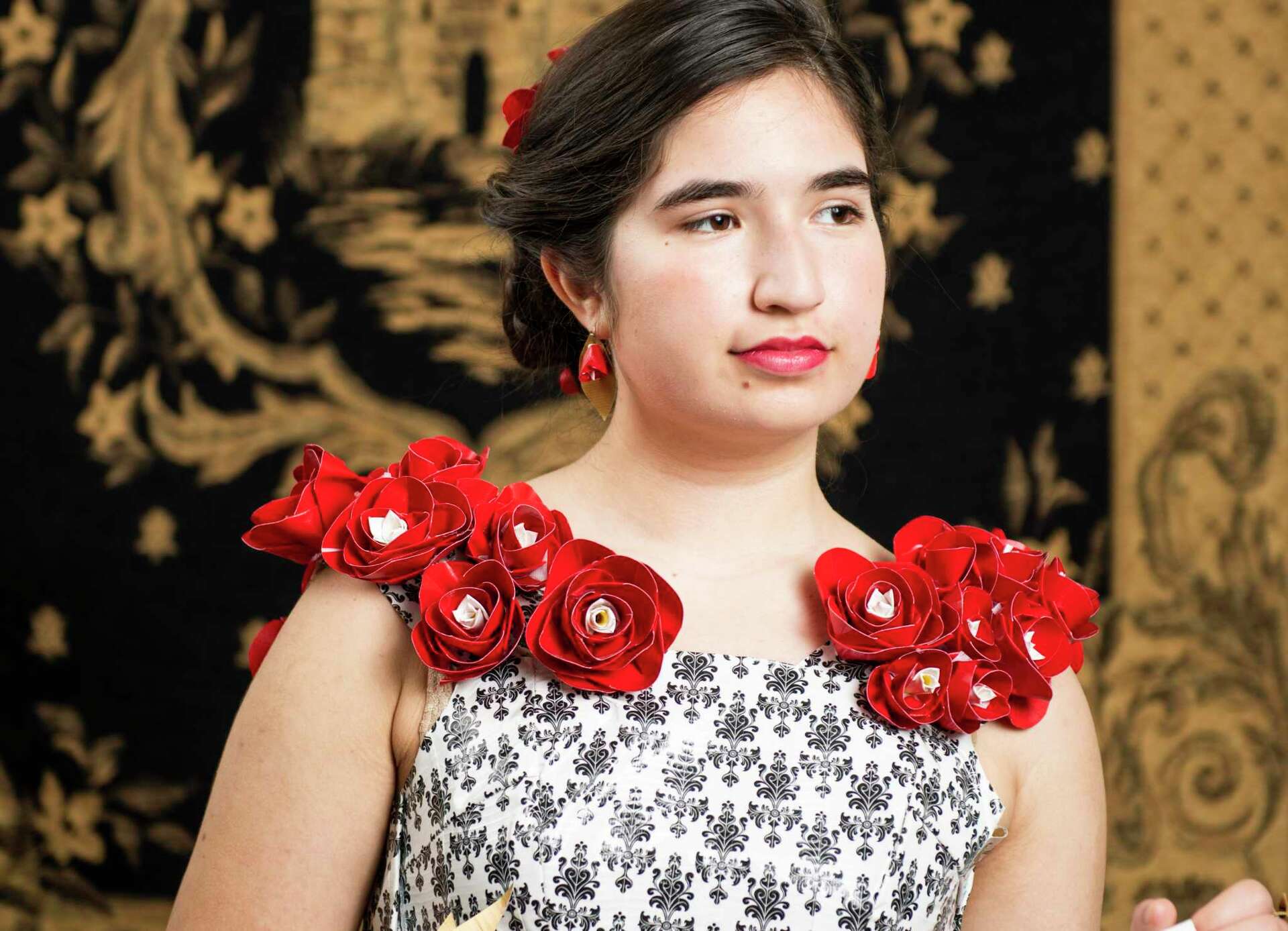 San Antonio student creates duct tape prom dress