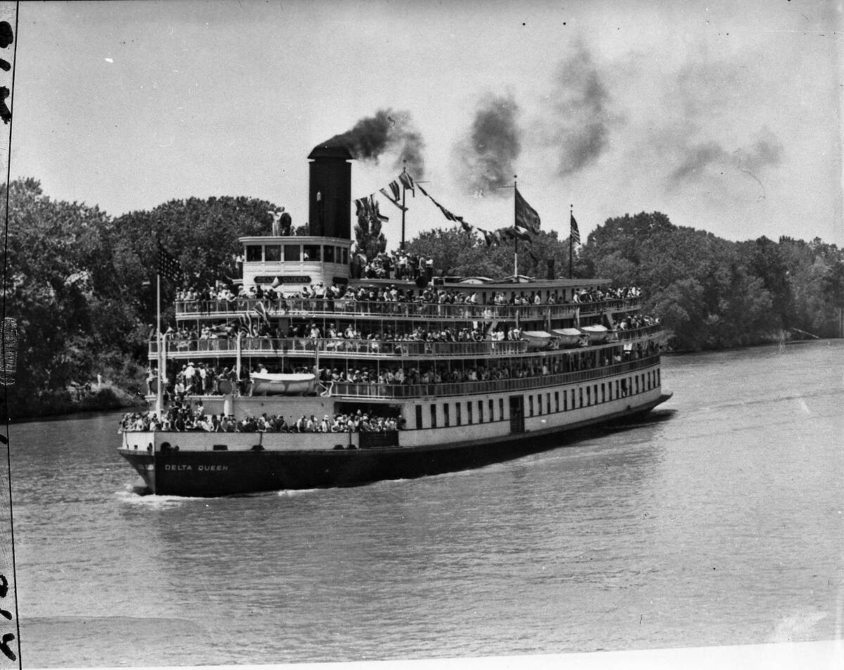 三角洲女王号在萨克拉门托河上，1948年10月19日
