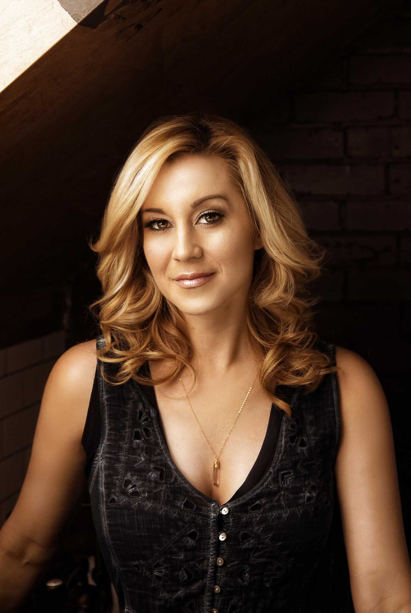 Kellie Pickler gets back to music at Freedom Over Texas in Houston