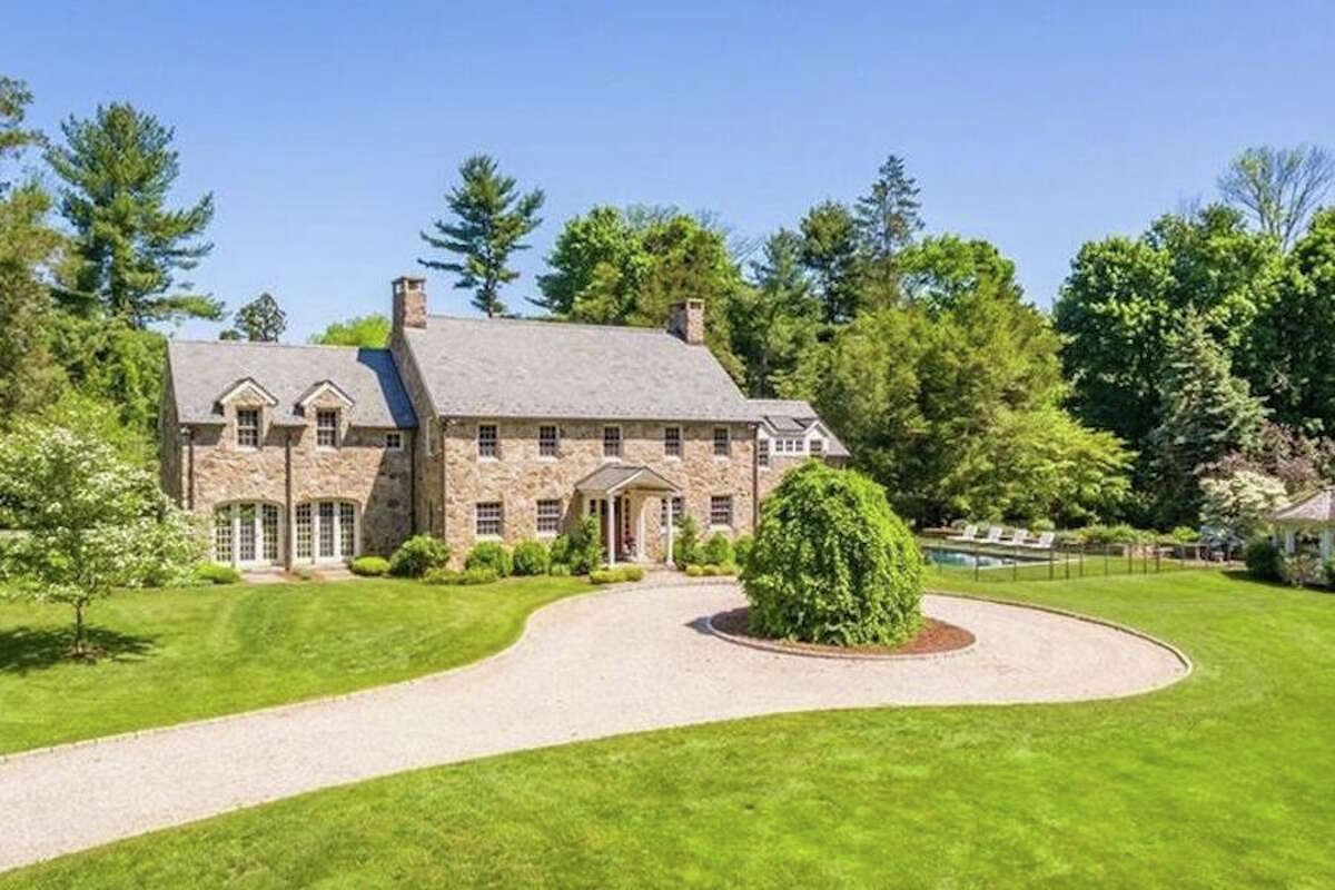 8 West Meadow Road