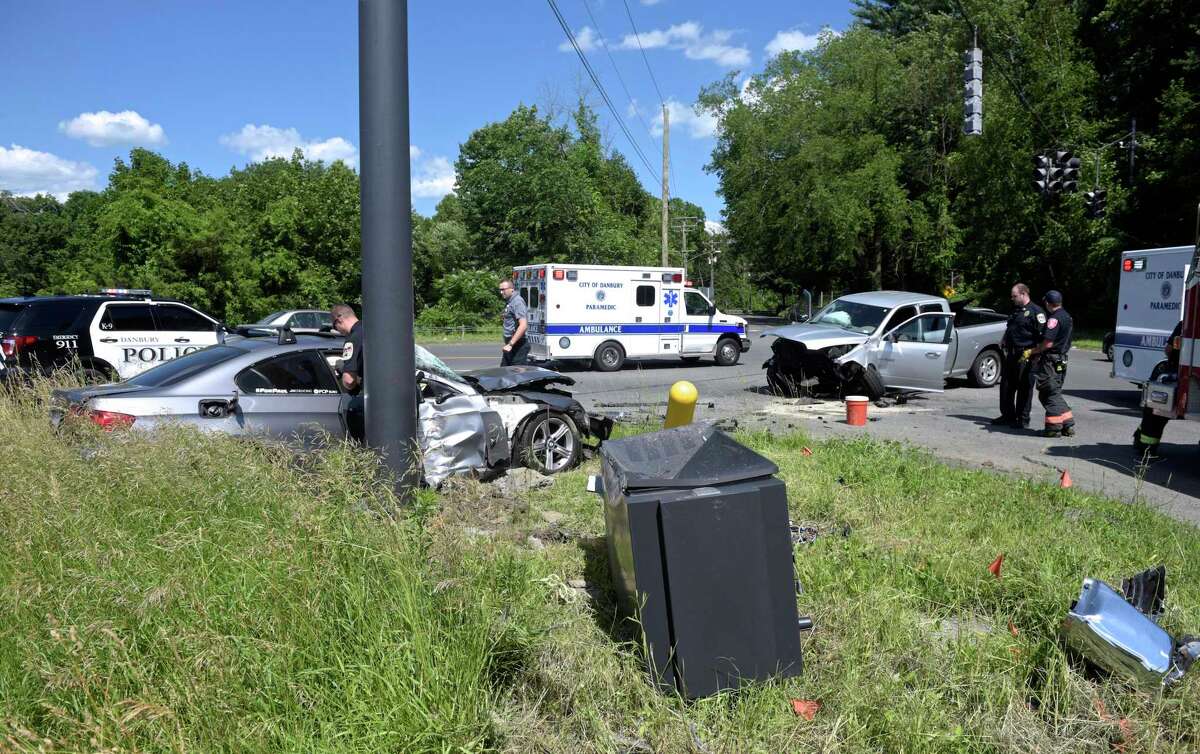 Minor injuries in car crash by Danbury Fair mall