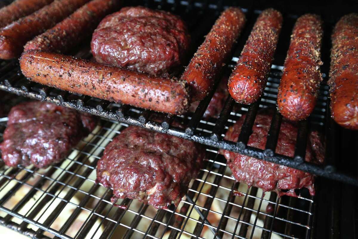 Celebrate July 4th with burgers, hot dogs freed from the grill