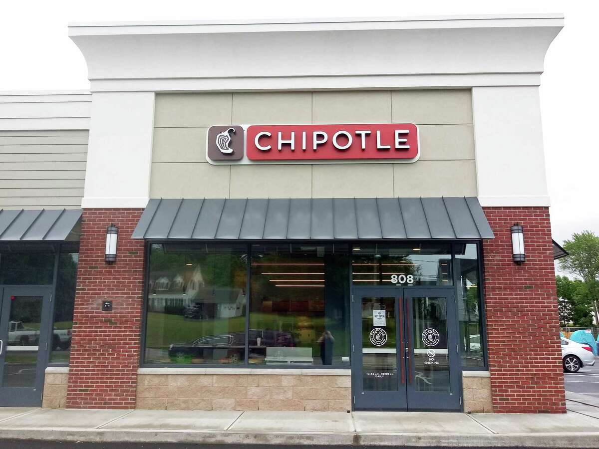Chipotle Mexican Grill opens on Route 66 in Middletown