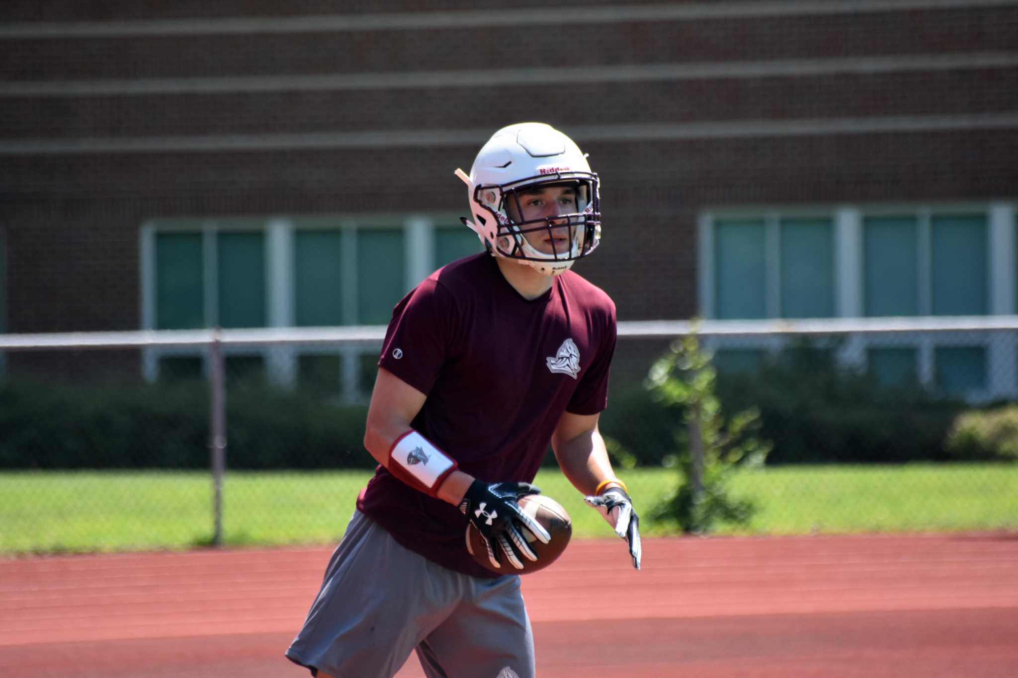 Young Notre Dame-West Haven receivers grew from Hochman’s leadership