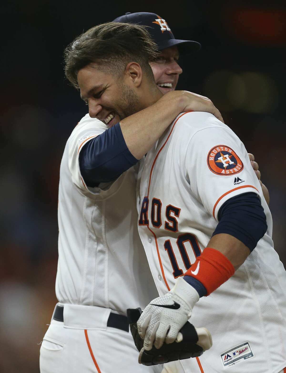 Yuli Gurriel lifts Astros to 10th-inning walkoff win, again