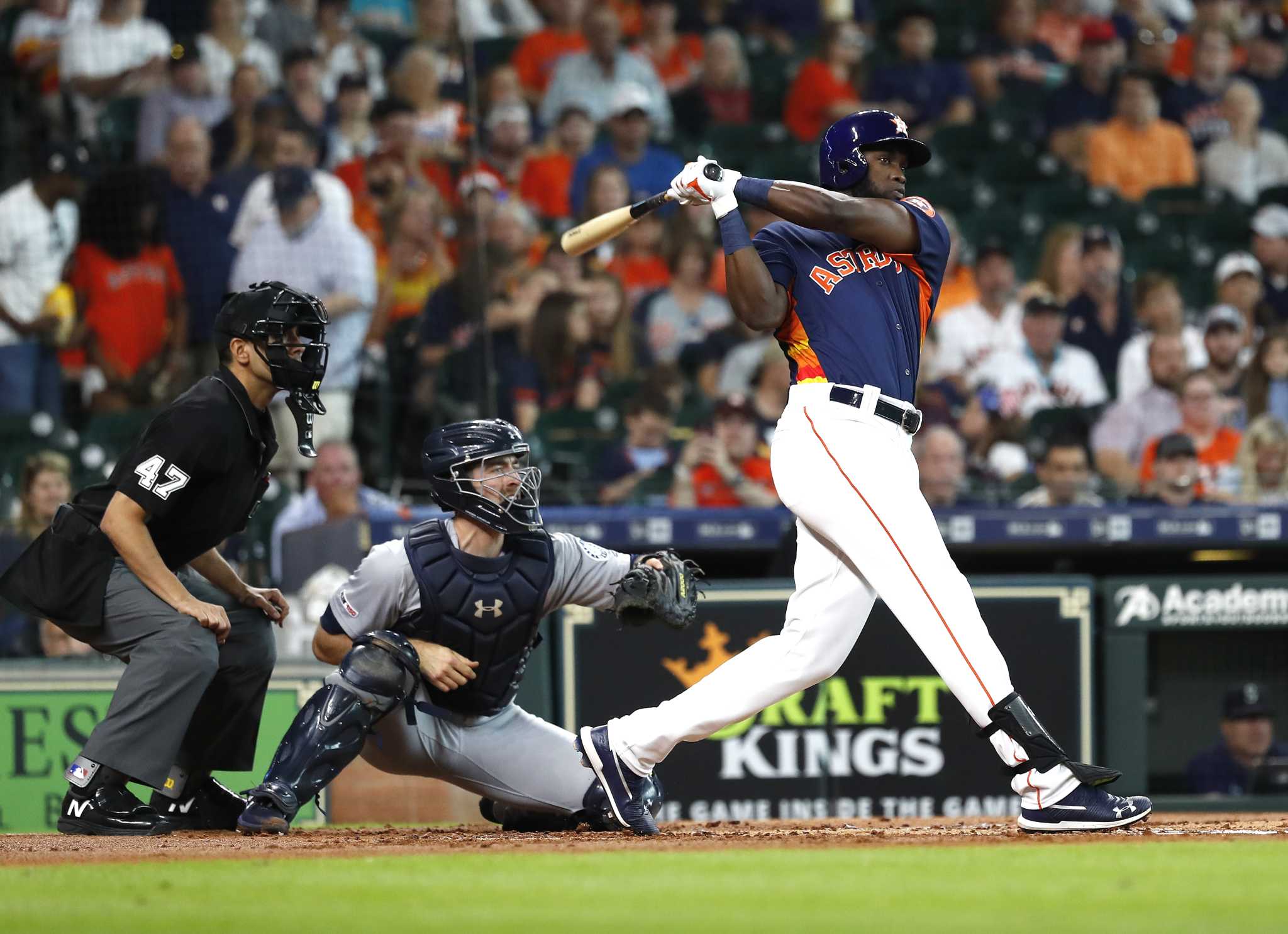 Houston Astros: Aledmys Díaz agrees to deal with A's, report says