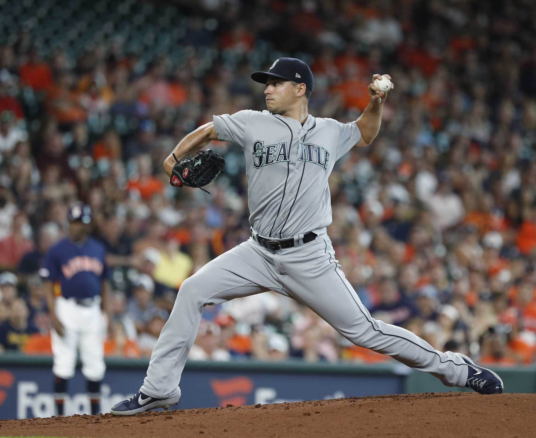 Mariners sign former AppleSox pitcher Marco Gonzales to a four-year contract  extension, Sports