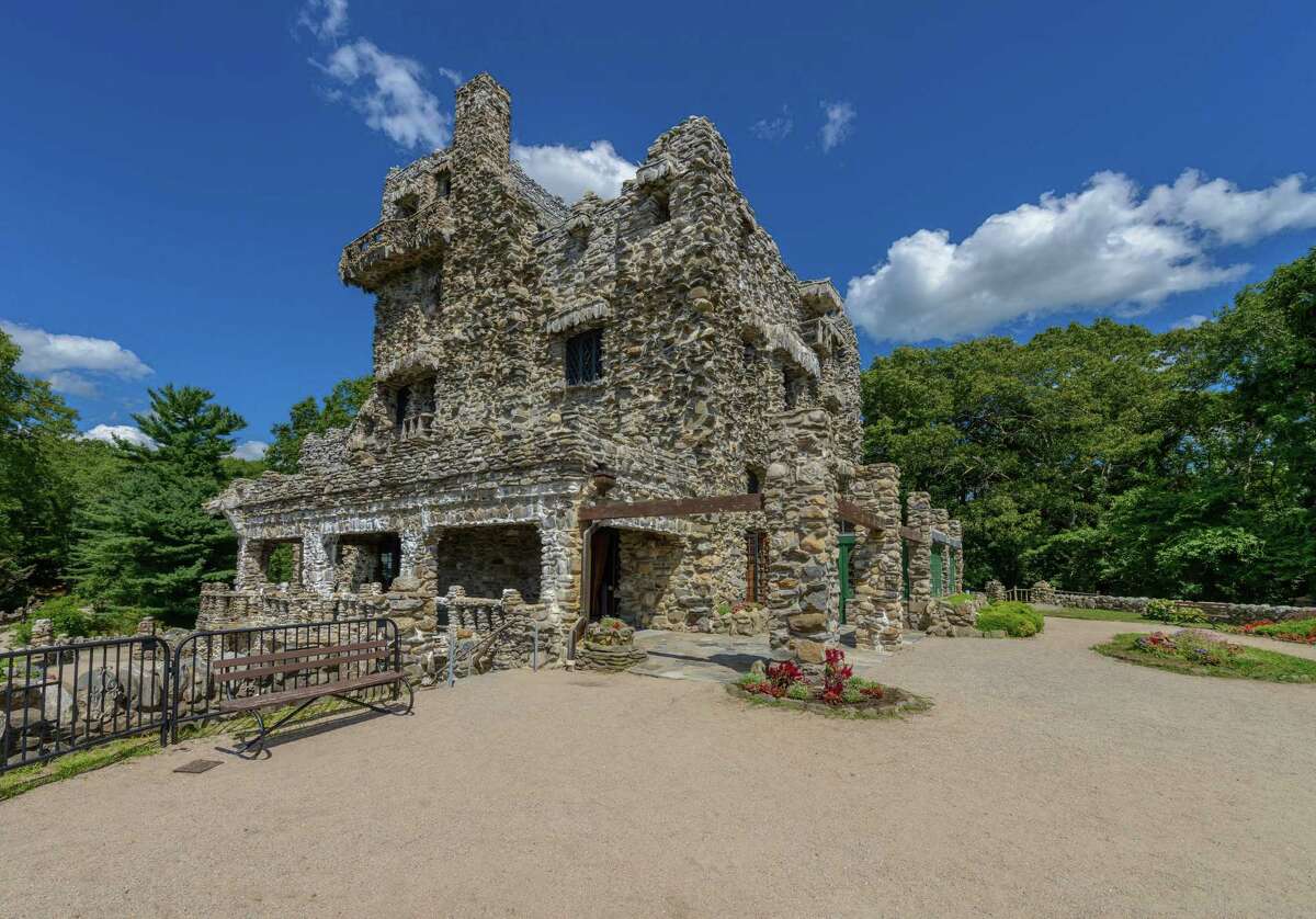 tour gillette castle