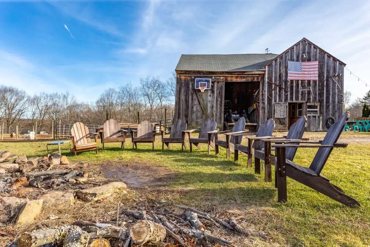 Bluebird Farm Barn Loft - Willington $30 a night/$31 a night on weekends Welcome to Bluebird Farm! The converted barn loft and garden gazebo is a perfect getaway spot. Escape to this 40-acre sanctuary that is suitable for travelers, artists or anyone looking to visit a working farm. View full listing on Airbnb