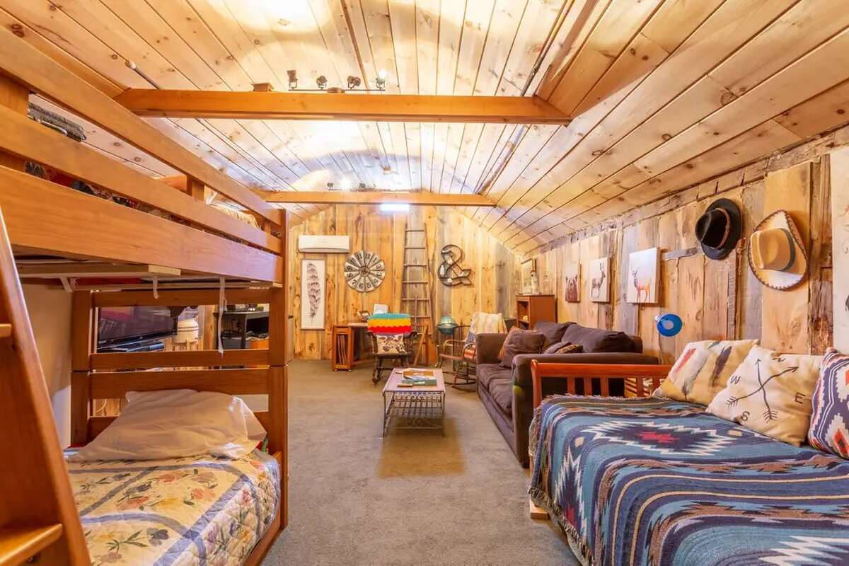 Bluebird Farm Barn Loft - Willington $30 a night/$31 a night on weekends Welcome to Bluebird Farm! The converted barn loft and garden gazebo is a perfect getaway spot. Escape to this 40-acre sanctuary that is suitable for travelers, artists or anyone looking to visit a working farm. View full listing on Airbnb