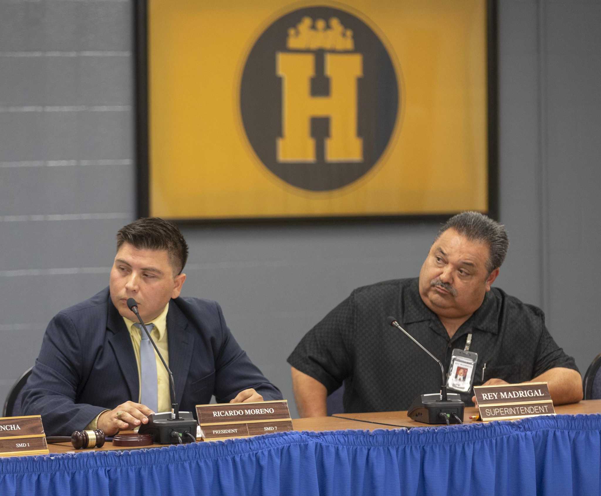 Harlandale ISD board sacks superintendent in response to TEA crackdown