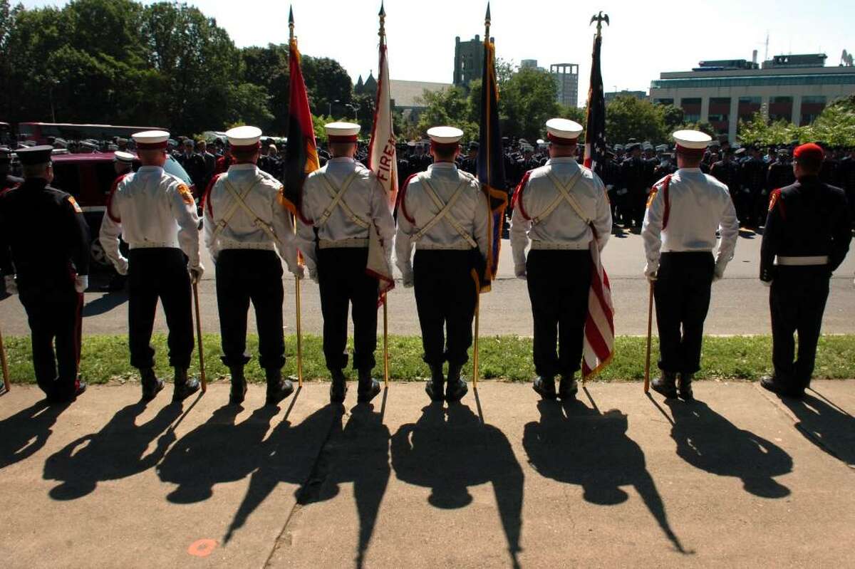 Thousands mourn 'super hero' Lt. Velasquez