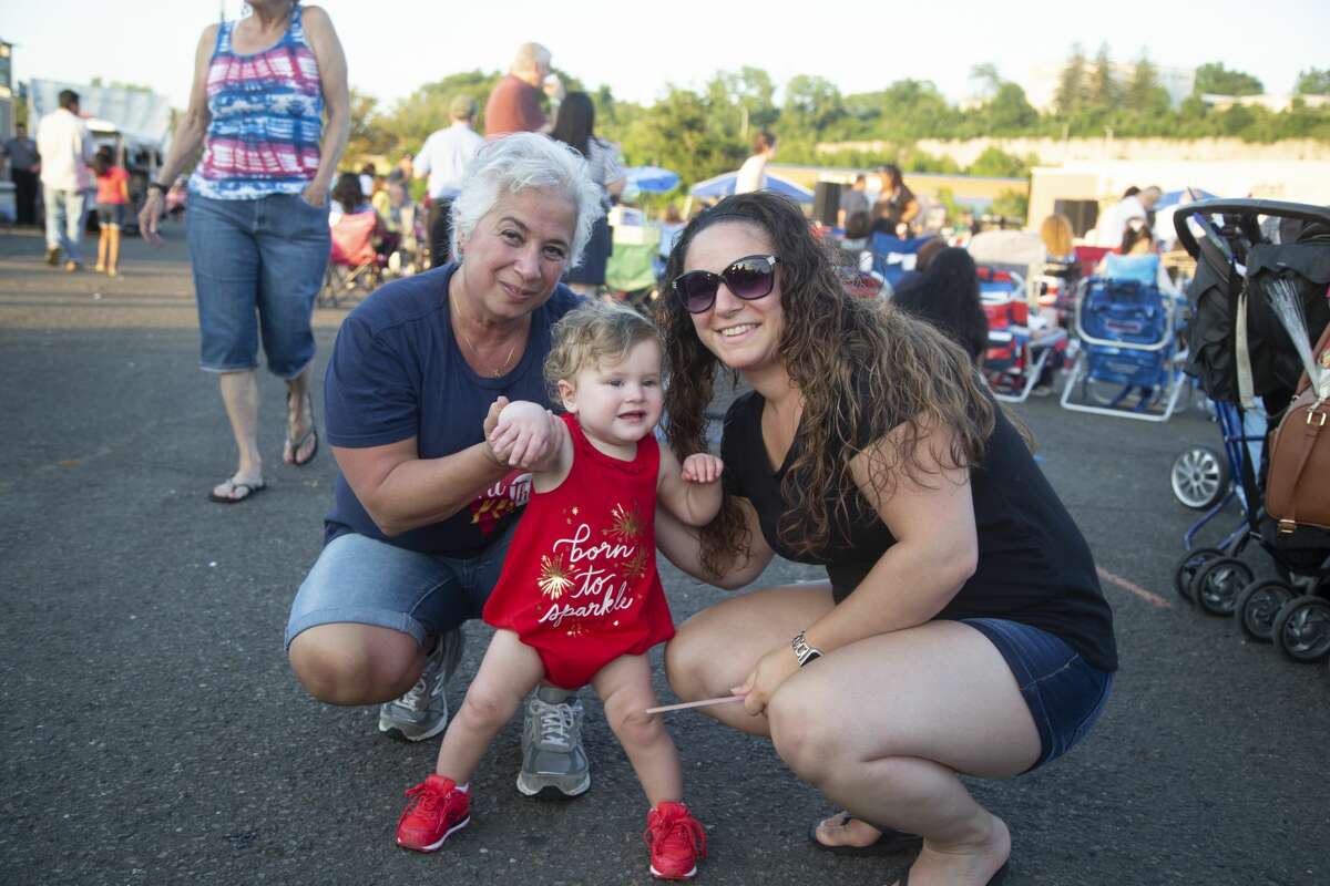 SEEN Danbury Fair Mall fireworks 2019