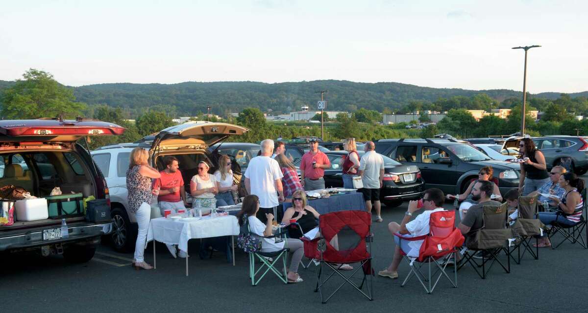 Danbury Fair mall fireworks lightup the night sky