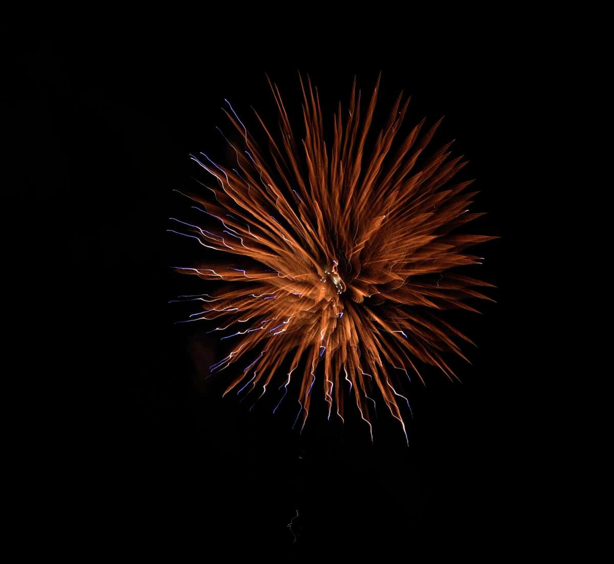 Danbury Fair mall fireworks lightup the night sky