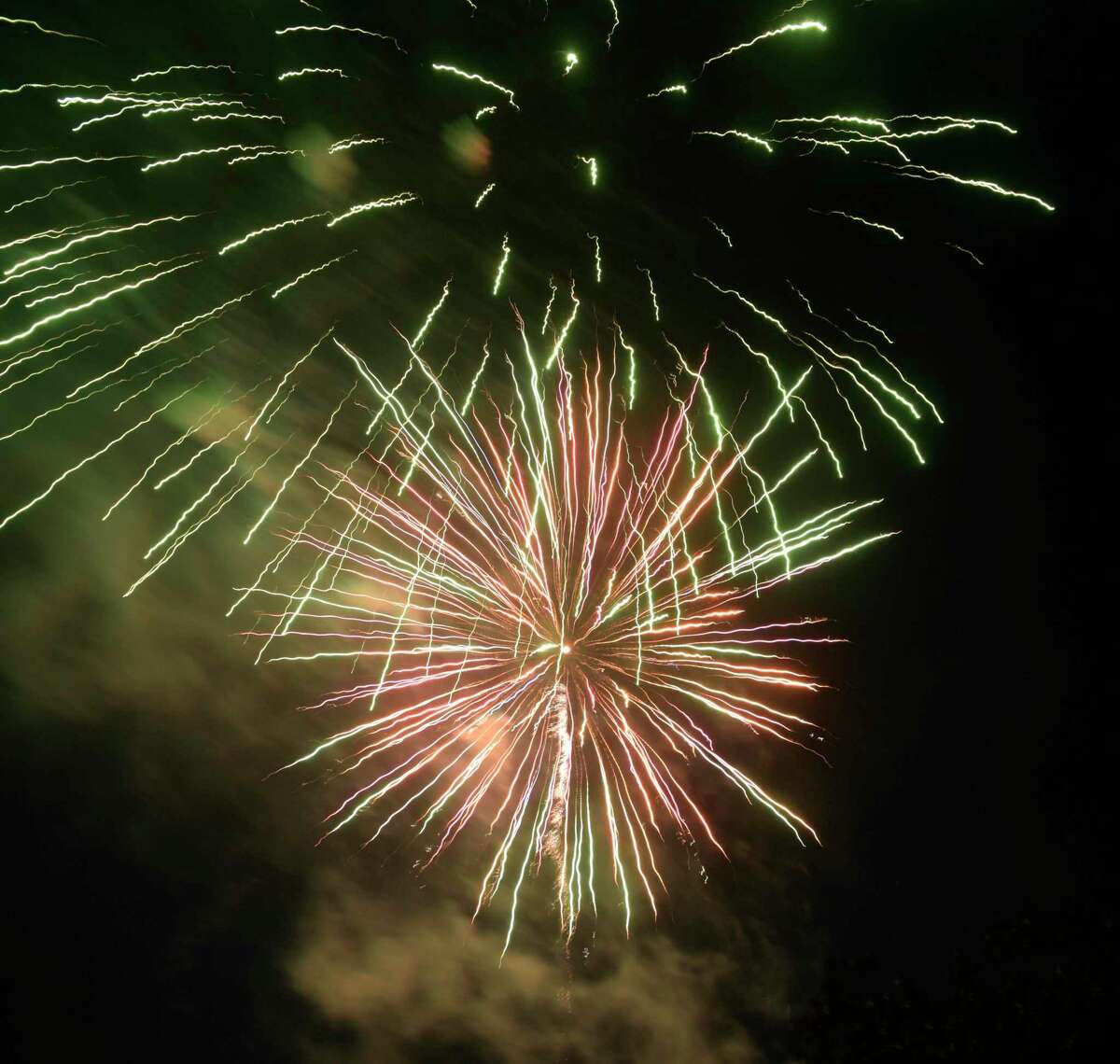 Danbury Fair mall fireworks lightup the night sky