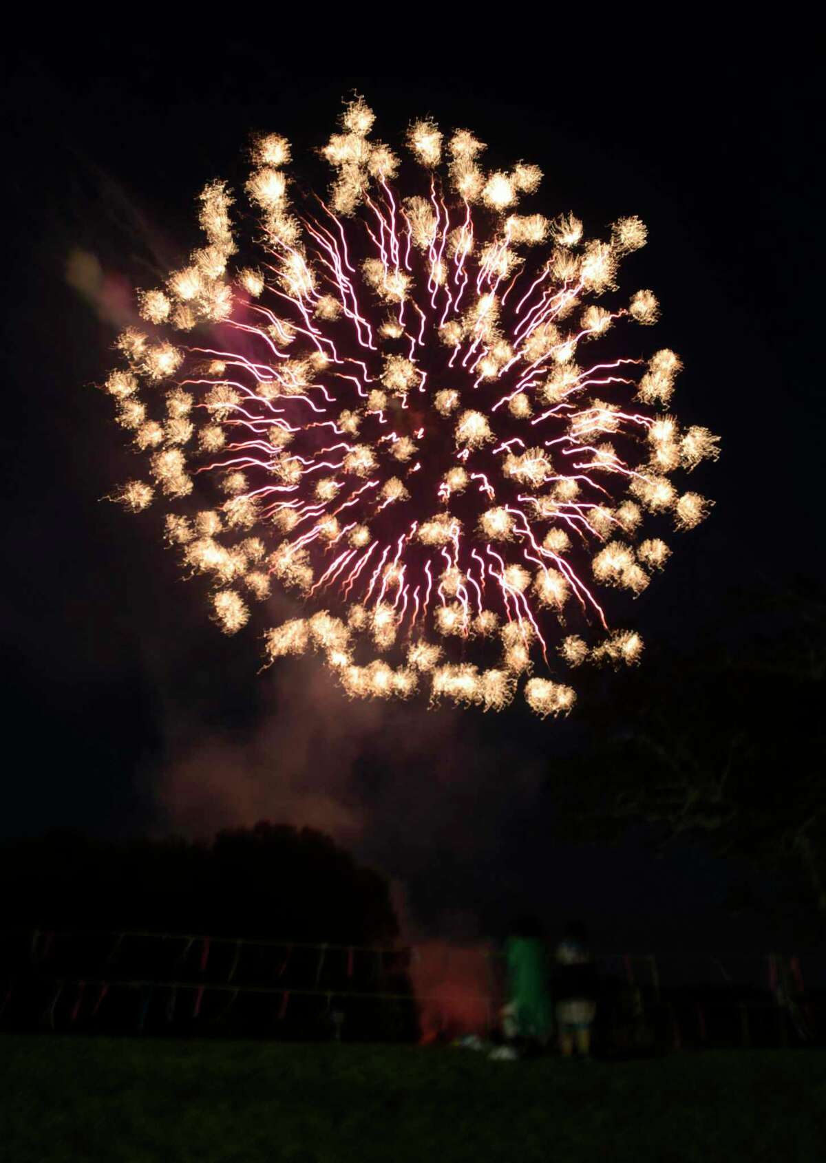 Danbury Fair mall fireworks lightup the night sky