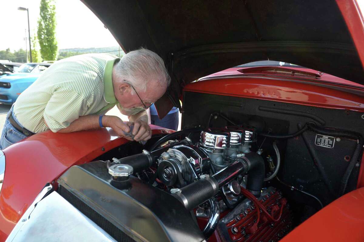 Classic Cars Pose Life Or Death Seat Belt Dilemma